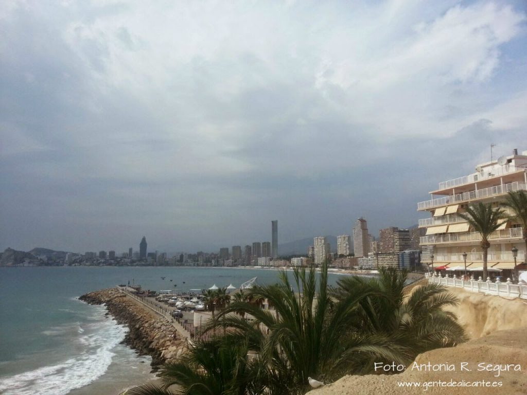 Benidorm-nublado-provincia-alicante-antonia-rodriguez-segura